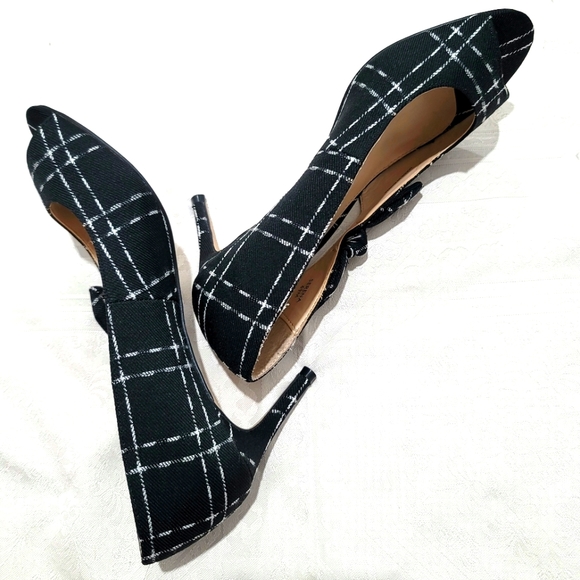 Isaac Mizrahi Serena Black and White Open-Toe Heels Size 6.5 M - Picture 2 of 8